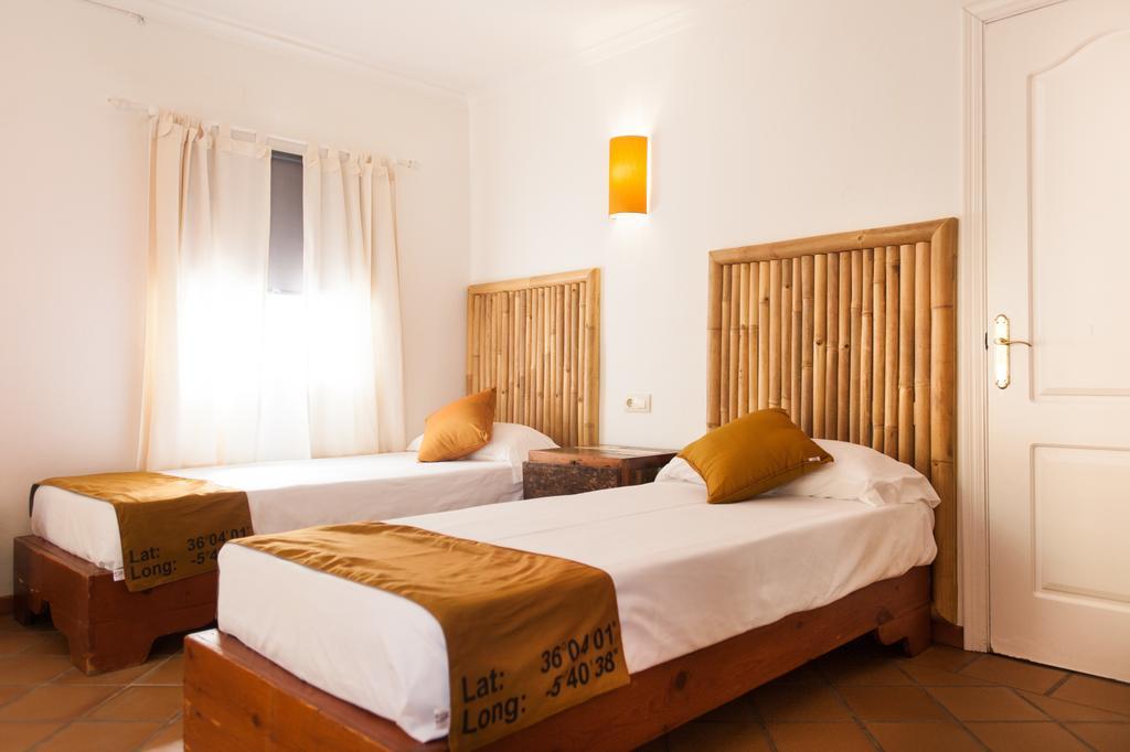 100% Fun Hotel